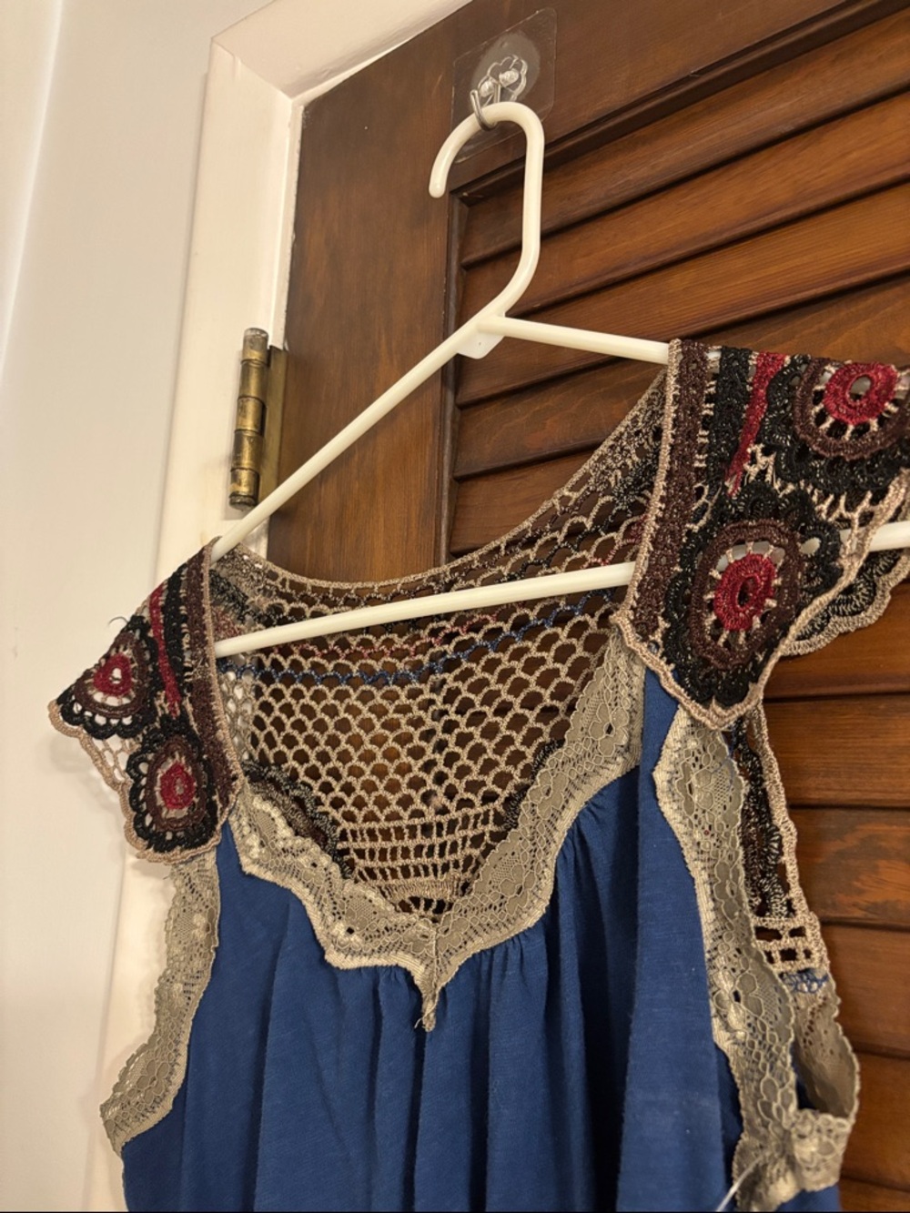 FANG Blue Crochet-Trim Sleeveless Camisole with Embroidered Shoulders - Picture 3 of 4